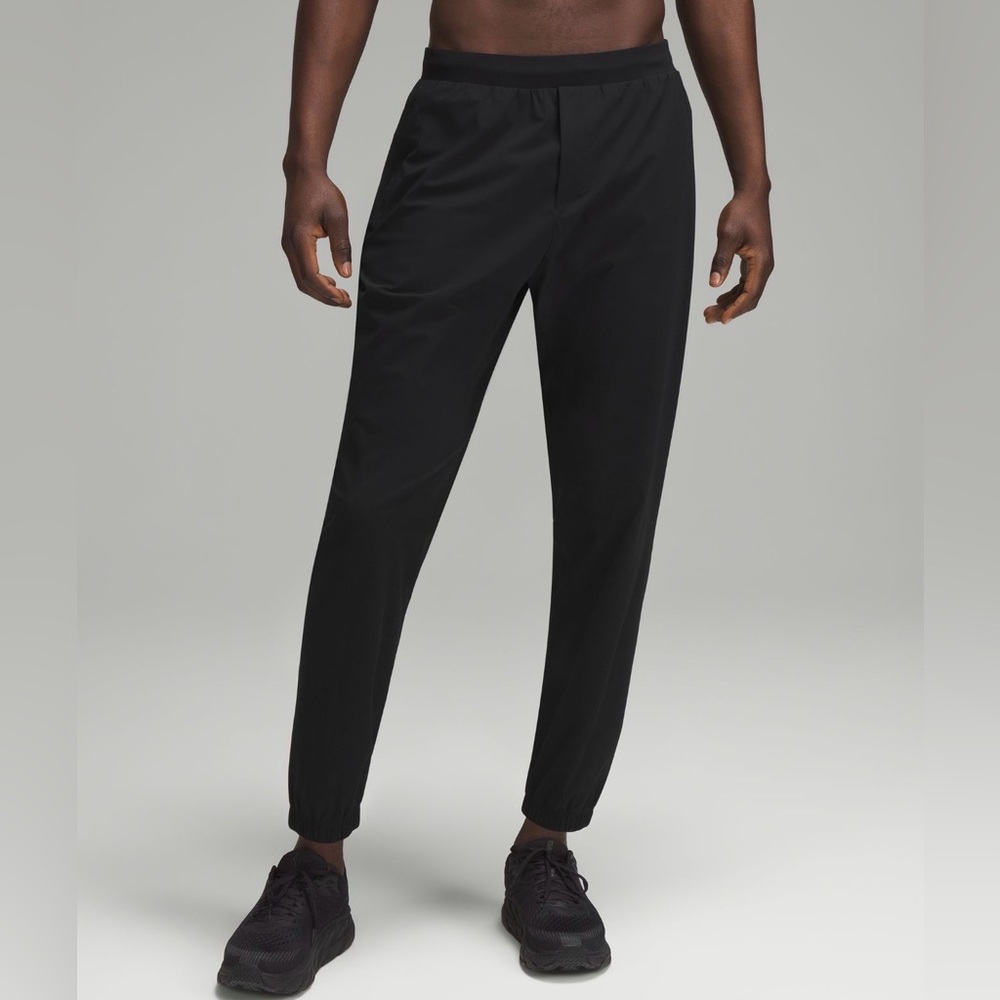 Lululemon Surge jogger medium black EUC